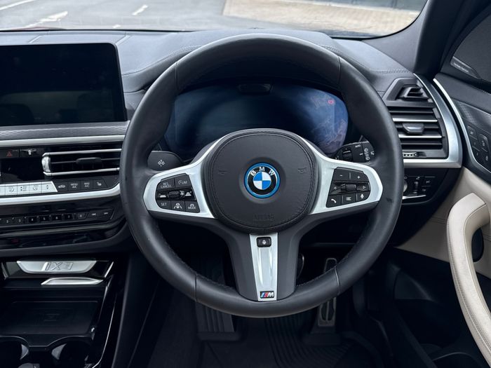 BMW iX3 2023