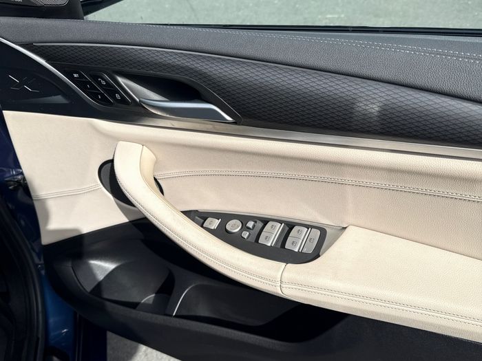 BMW iX3 2023
