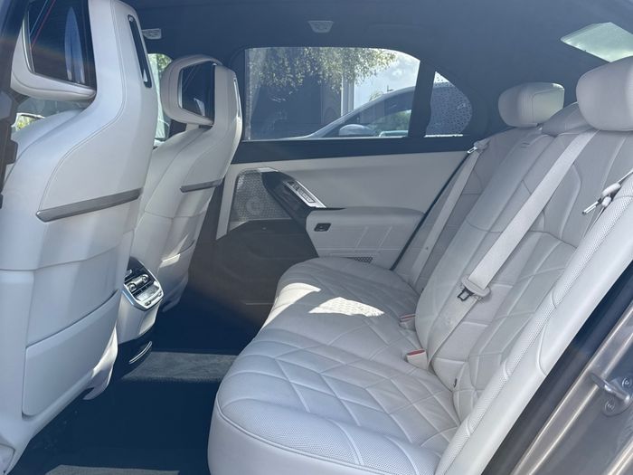 BMW 7 Series 2023