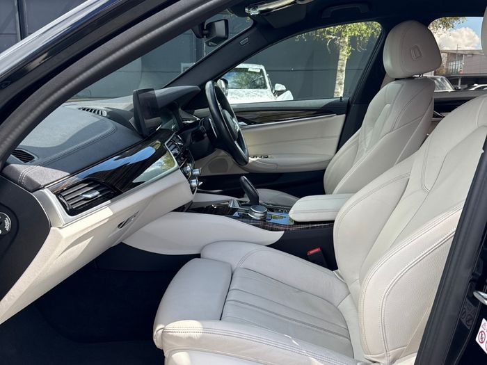 BMW 5 Series 2021