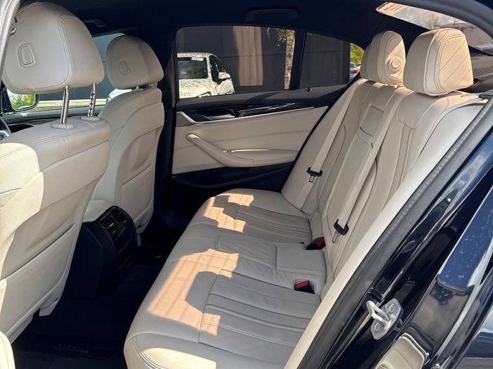 BMW 5 Series 2021