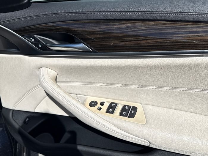 BMW 5 Series 2021
