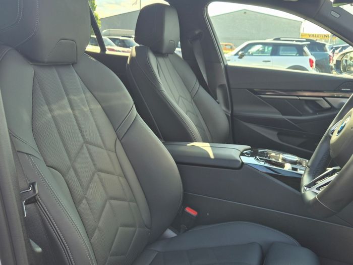 BMW 5 Series 2025