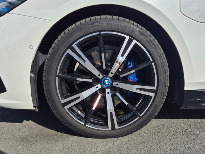 BMW 5 Series 2025