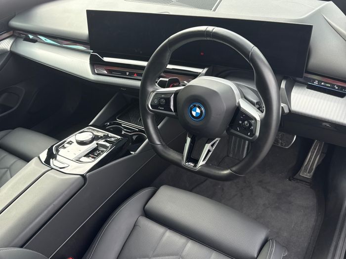 BMW i5 2025