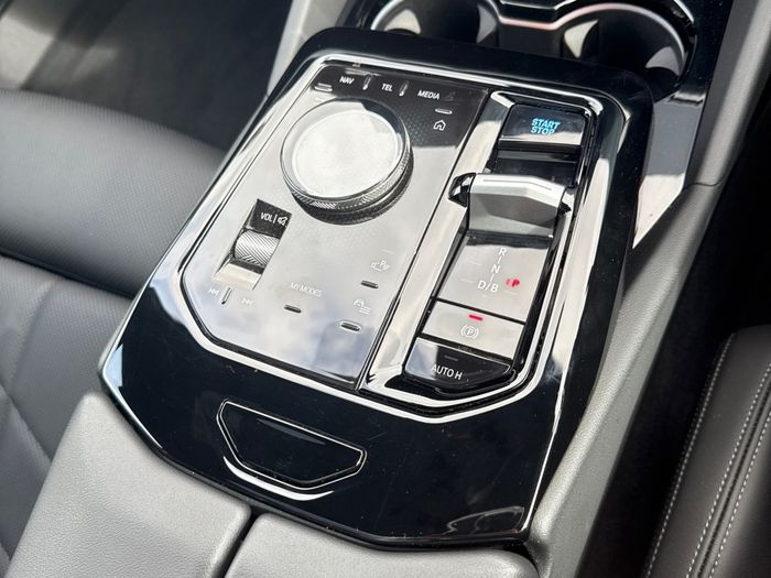 BMW i5 2025