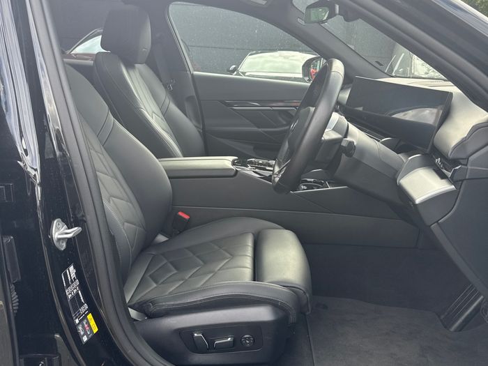 BMW i5 2025