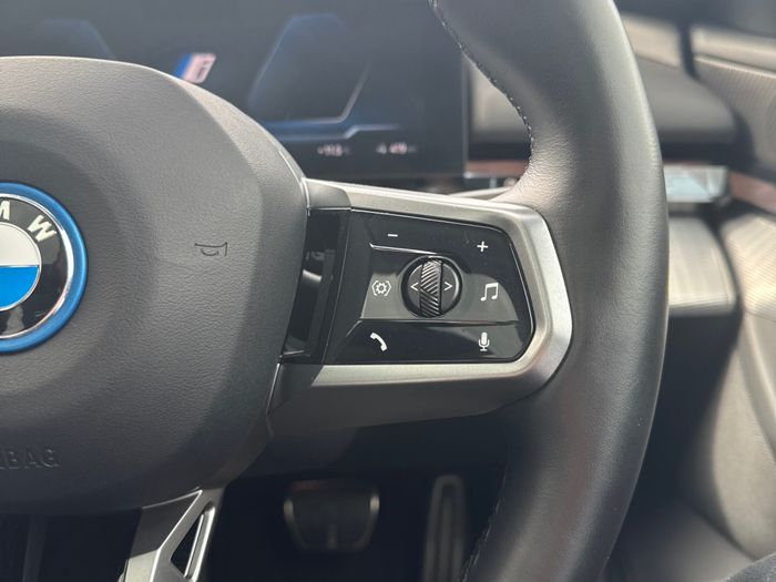 BMW i5 2025