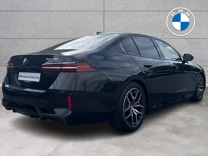 BMW i5 2025