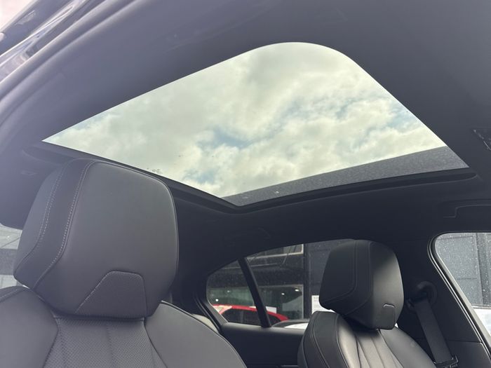BMW i5 2025