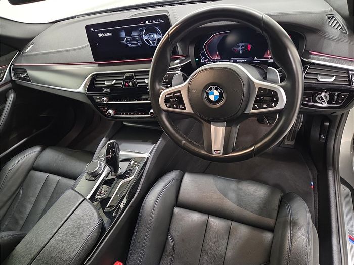 BMW 5 Series 2021