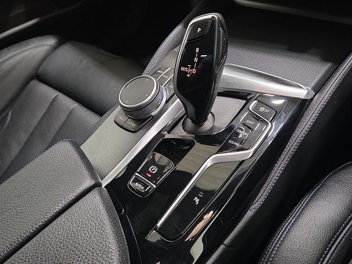 BMW 5 Series 2021