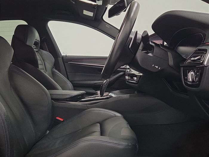BMW 5 Series 2021