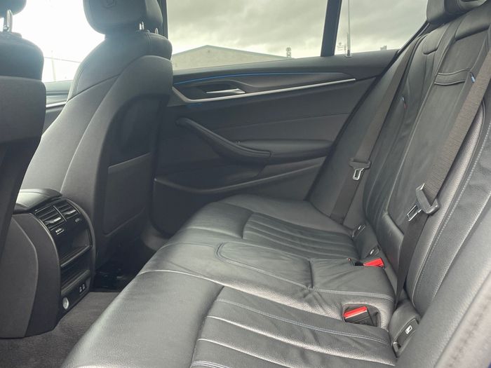 BMW 5 Series 2021