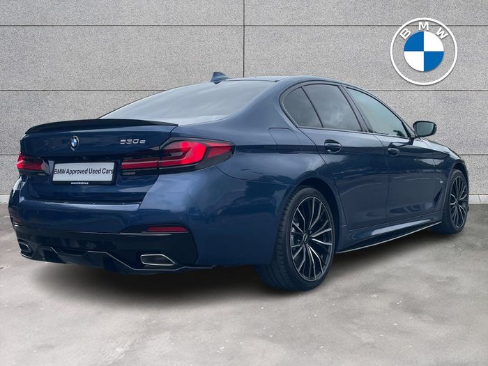 BMW 5 Series 2021
