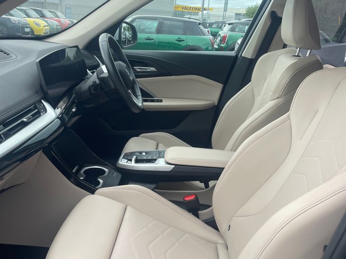 BMW iX1 2024