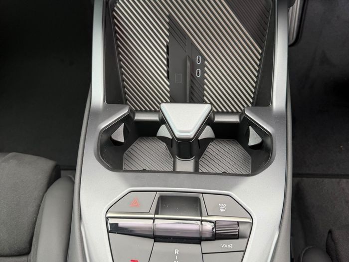 BMW iX3 2026
