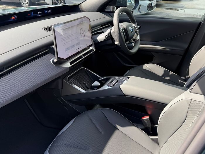 BMW iX3 2026