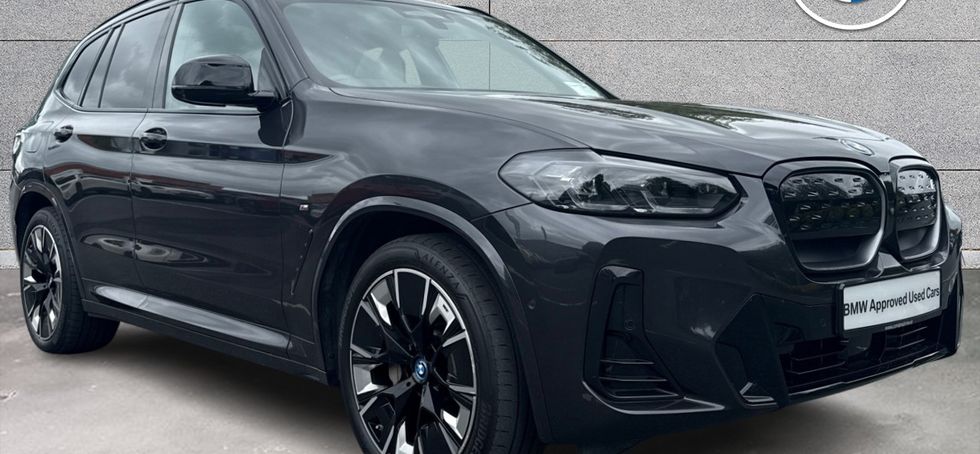 BMW iX3 2024