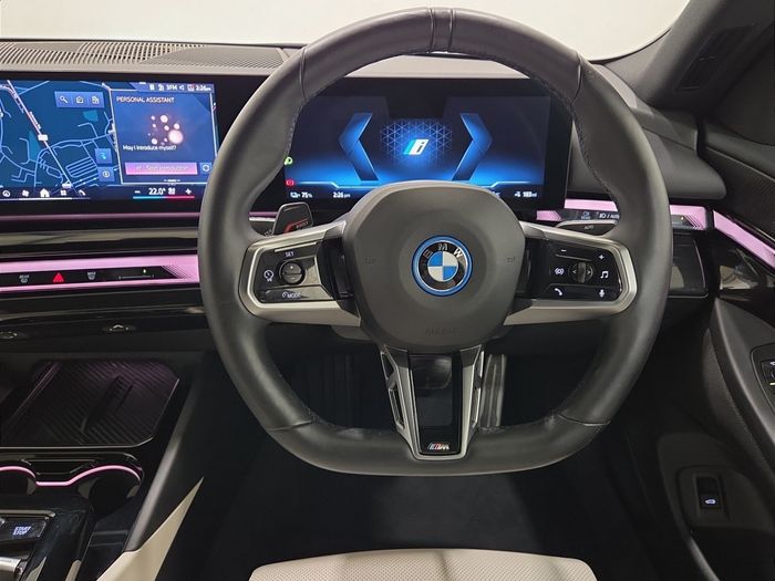 BMW i5 2025