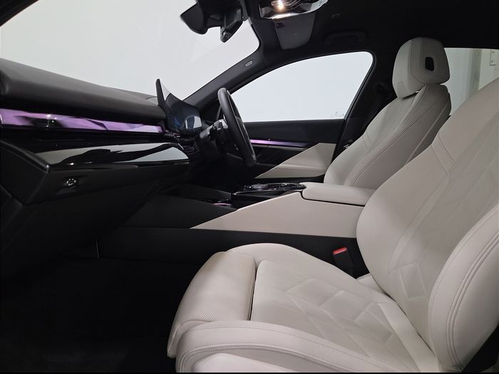 BMW i5 2025