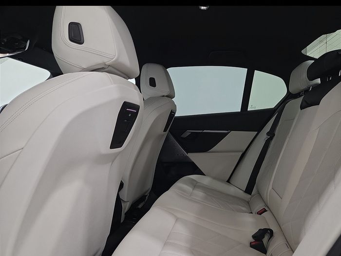 BMW i5 2025