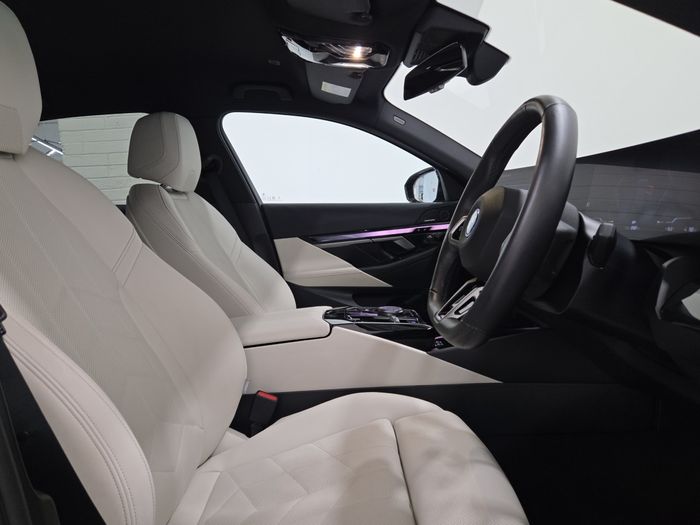 BMW i5 2025