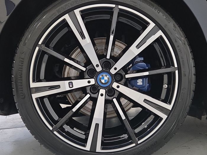 BMW i5 2025