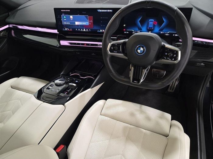 BMW i5 2025