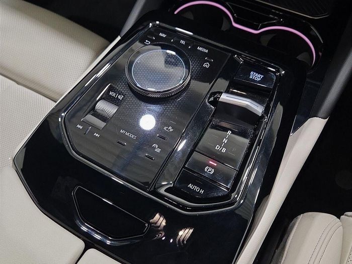 BMW i5 2025