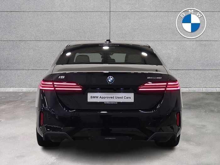 BMW i5 2025