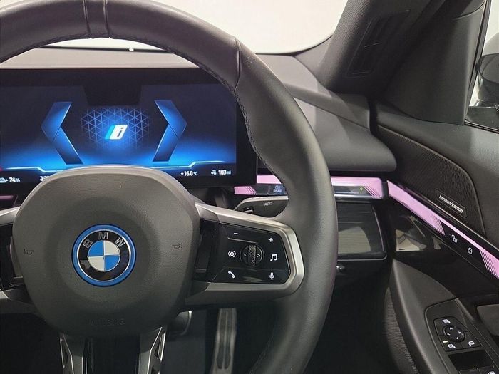 BMW i5 2025