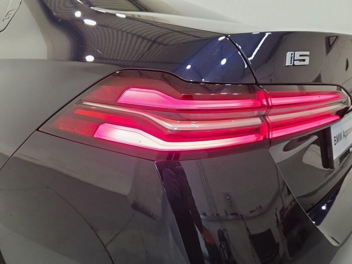 BMW i5 2025