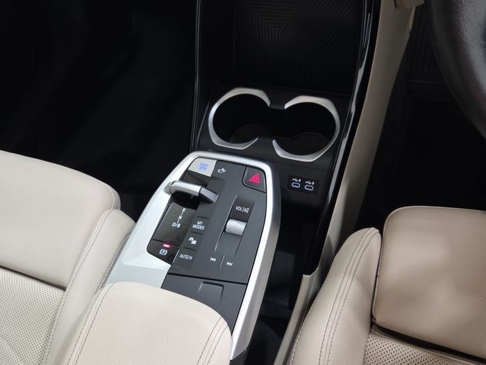 BMW iX1 2023