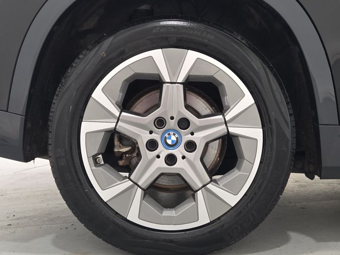BMW iX1 2023