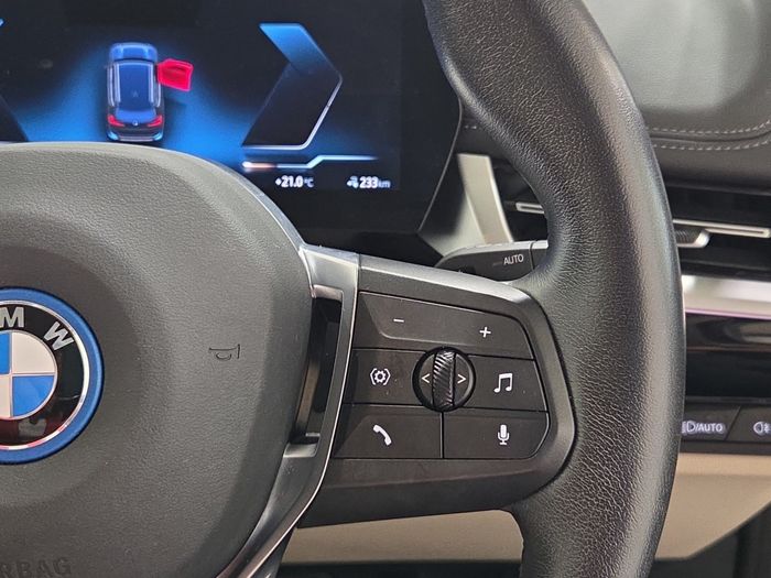 BMW iX1 2023