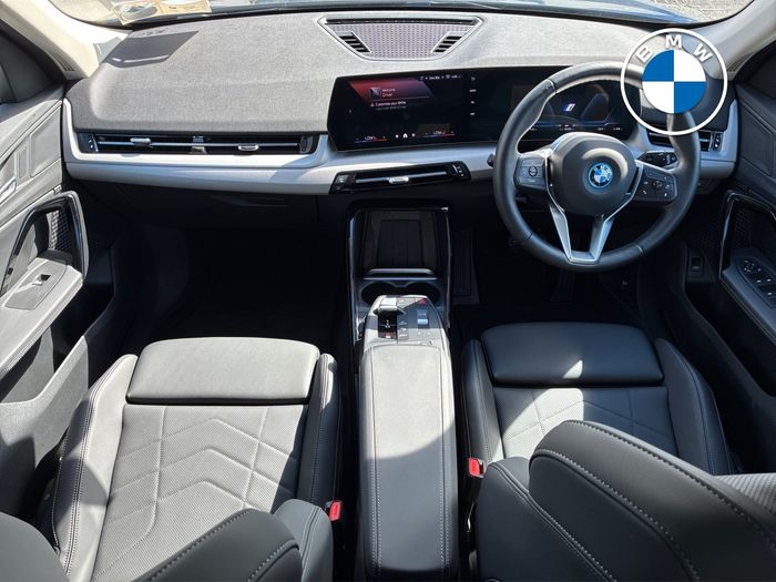 BMW iX1 2025