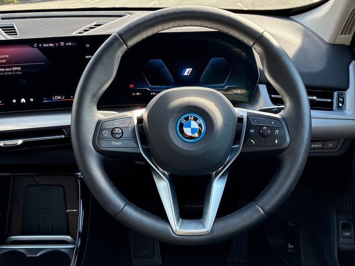 BMW iX1 2025