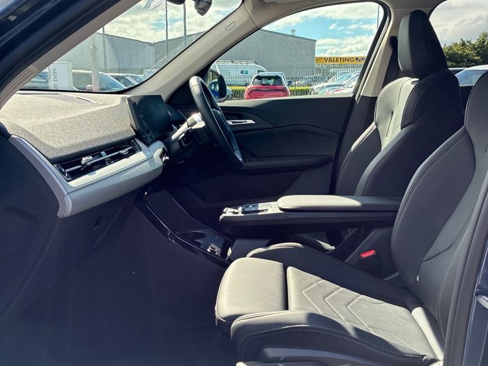 BMW iX1 2025