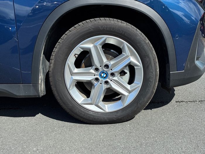 BMW iX1 2025