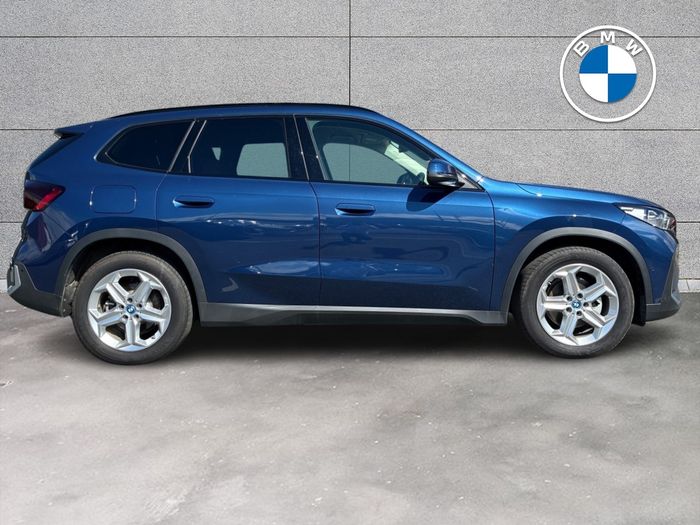 BMW iX1 2025