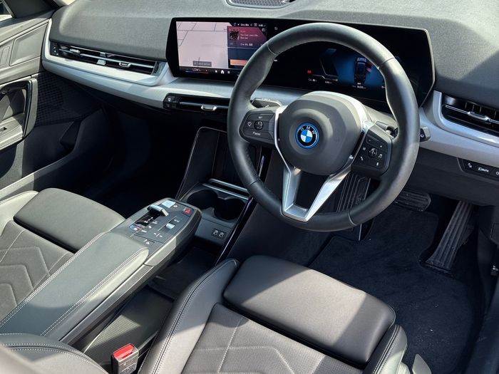 BMW iX1 2025