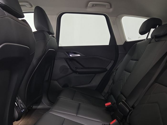 BMW iX1 2025