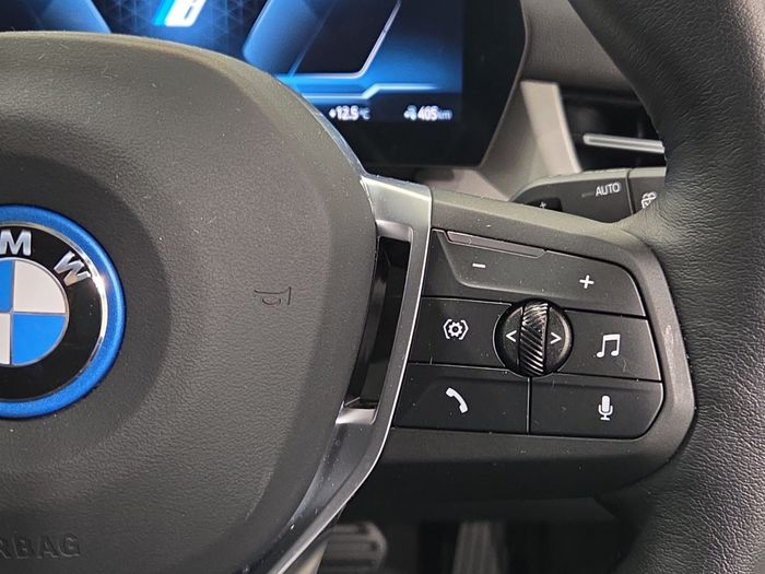 BMW iX1 2025