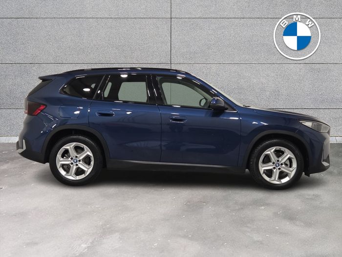 BMW iX1 2025