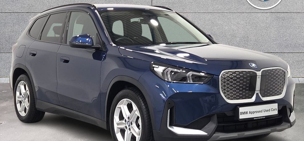 BMW iX1 2025