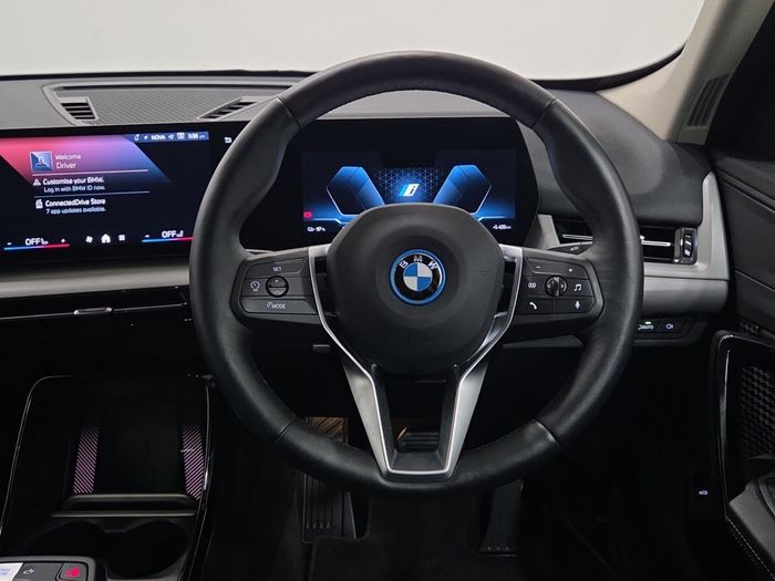 BMW iX1 2025