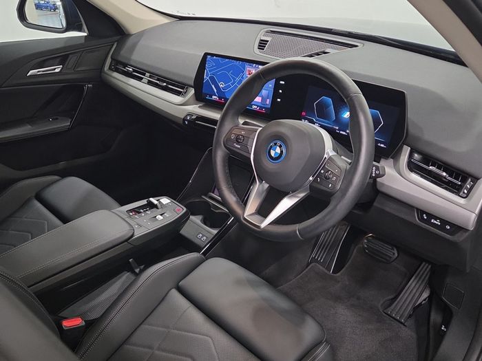 BMW iX1 2025