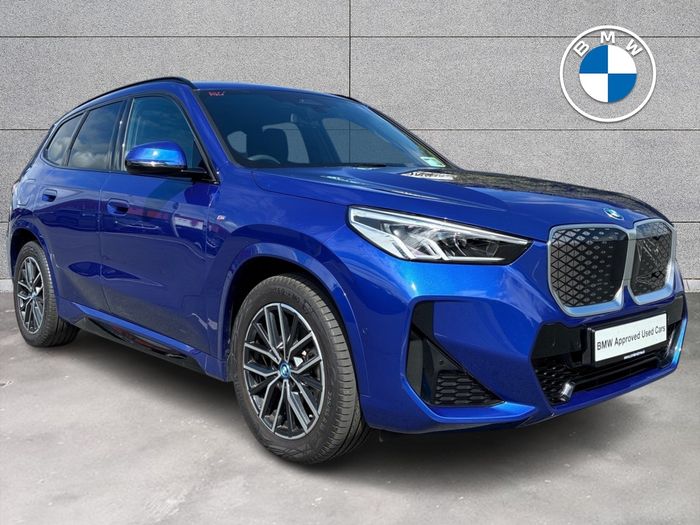 BMW iX1 2025