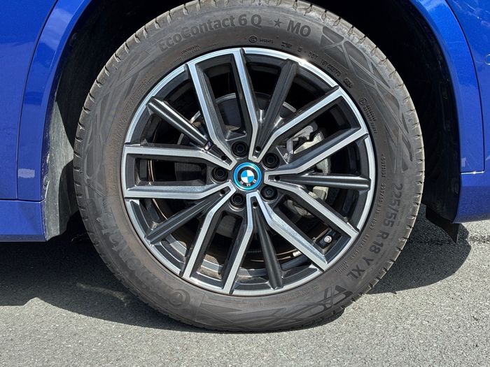 BMW iX1 2025